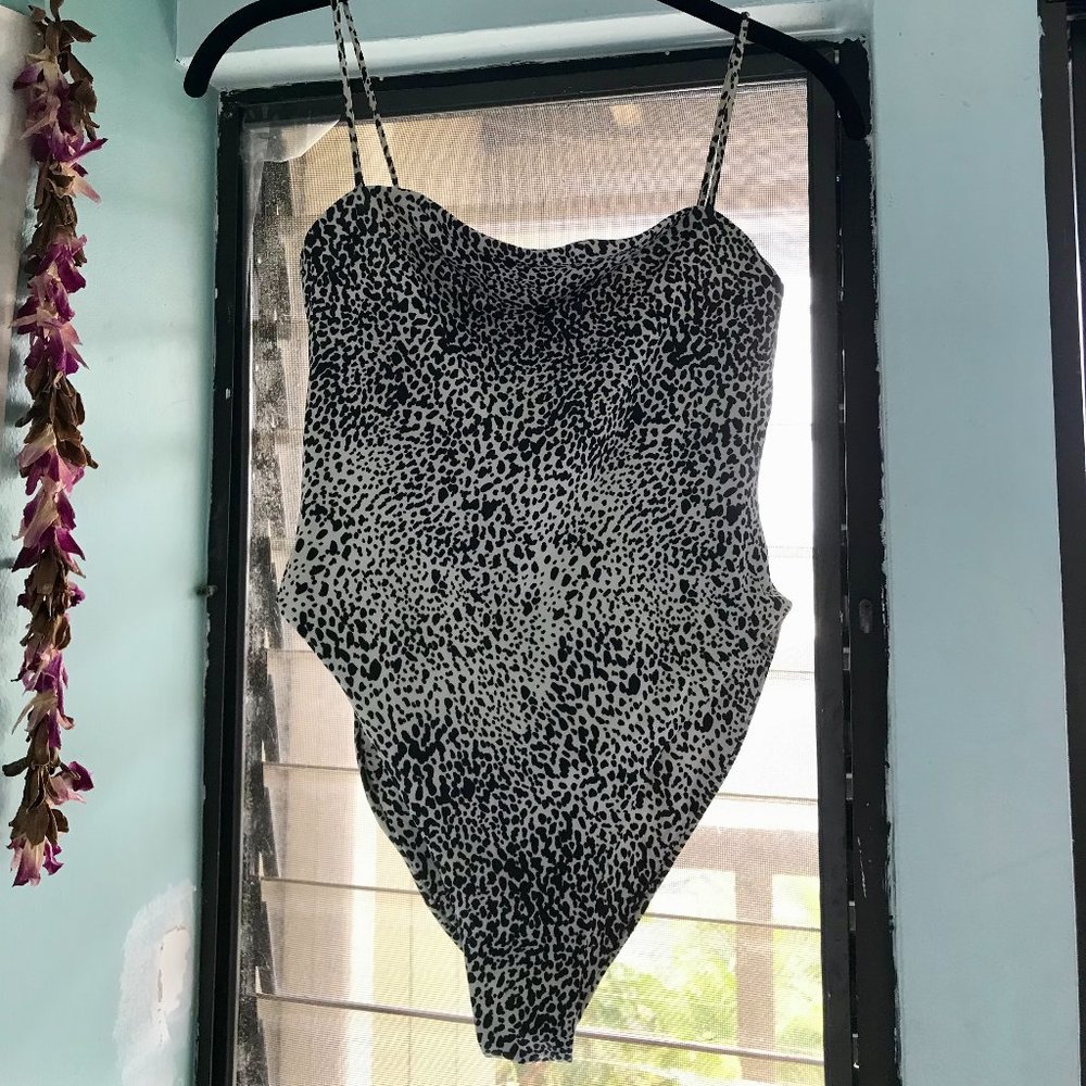 Stone Fox One Piece (size S)